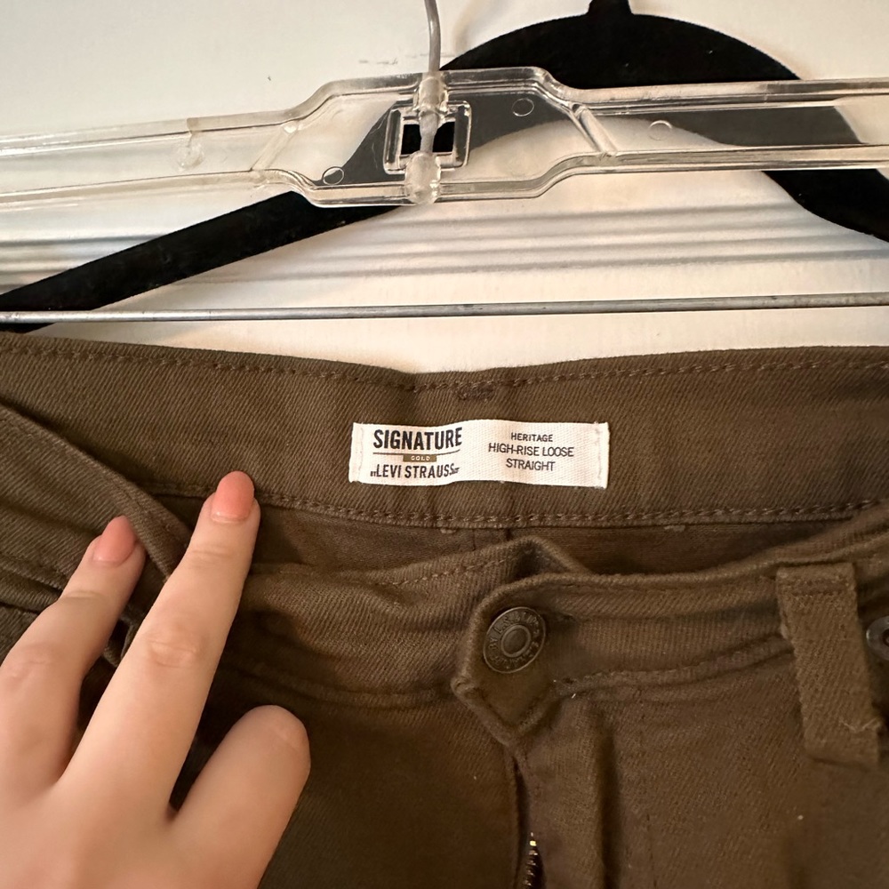 Levi’s. High rise loose straight pants